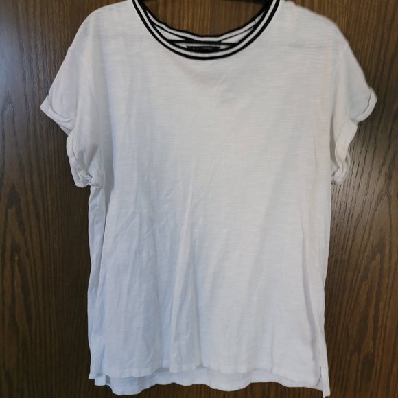 Banana Republic Lightweight Crewneck Short Sleeve Tee with Contrast Collar Med - Picture 3 of 10
